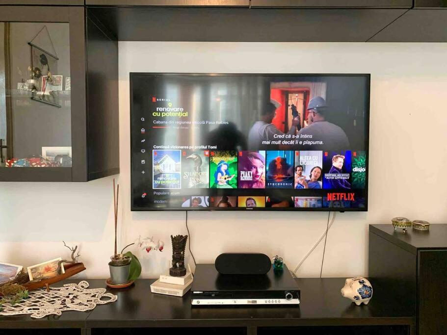 Central Apartment Muncii Area Netflix Bukarest Exterior foto