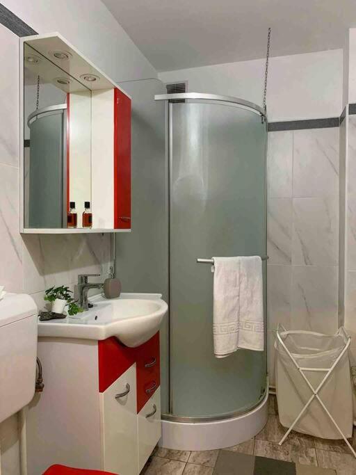 Central Apartment Muncii Area Netflix Bukarest Exterior foto